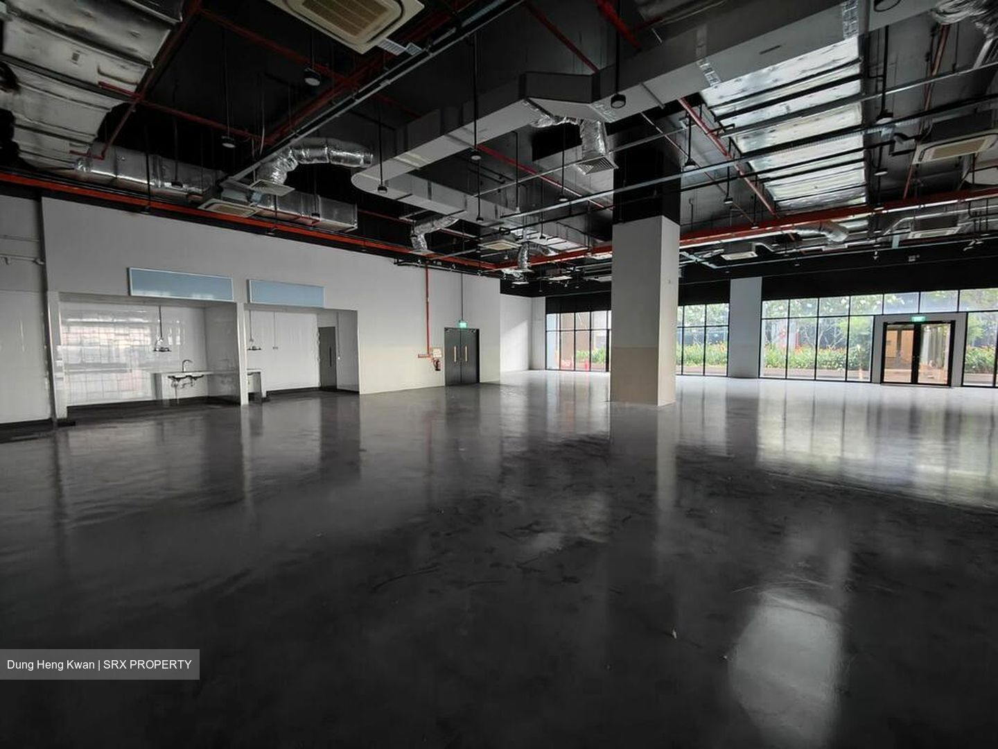 Suites 123 (D8), Retail #571646211